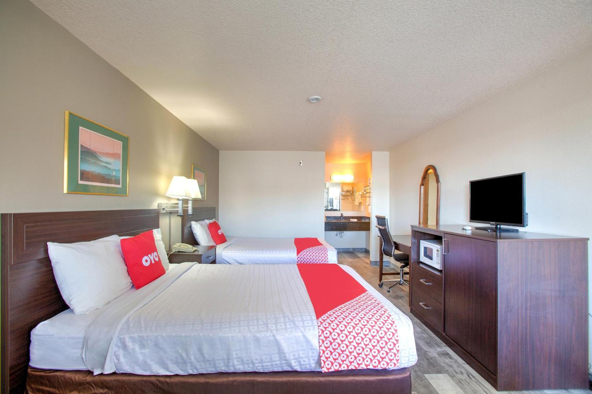 Oyo Woodland Hotel And Suites ภายนอก รูปภาพ