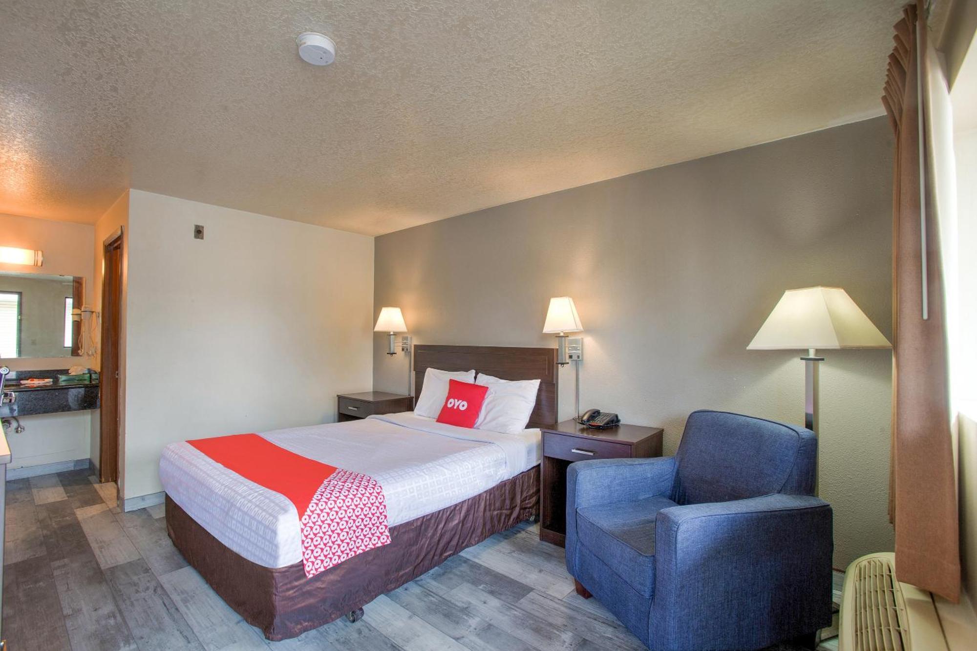 Oyo Woodland Hotel And Suites ภายนอก รูปภาพ