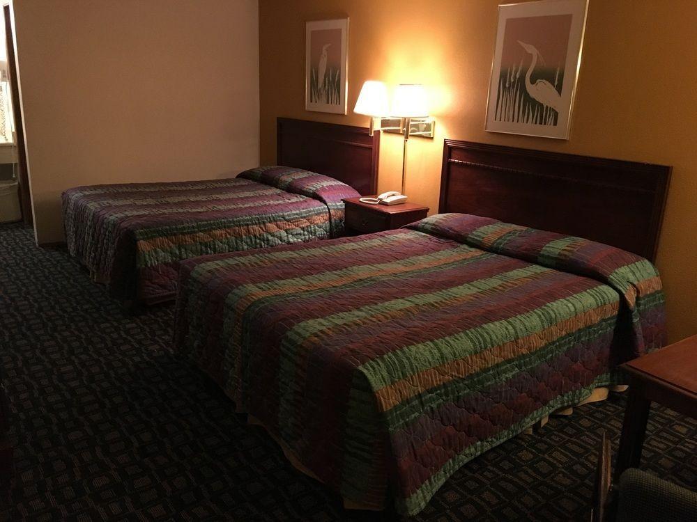 Oyo Woodland Hotel And Suites ภายนอก รูปภาพ