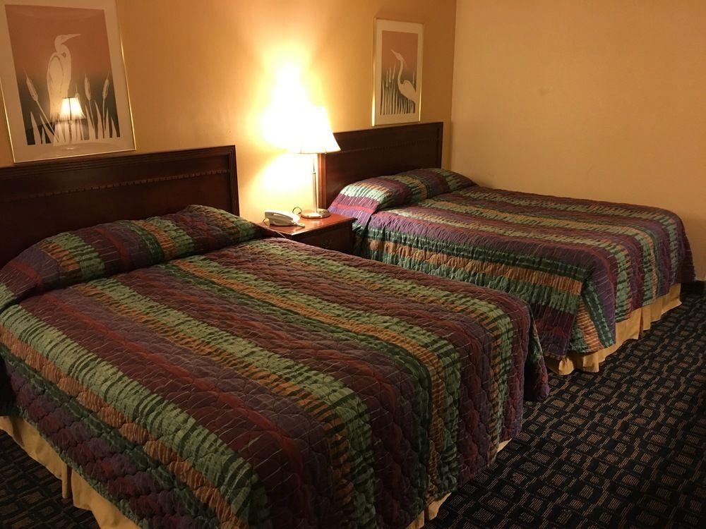 Oyo Woodland Hotel And Suites ภายนอก รูปภาพ